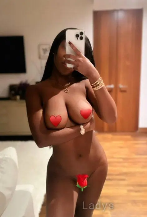 Naomi Duval, 27 years old Zurich escort girl with big tits, height 165 sm, Weight 60 kg